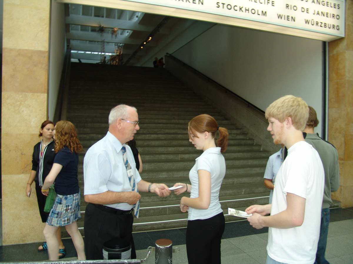Im Museum Sch�ler 2008