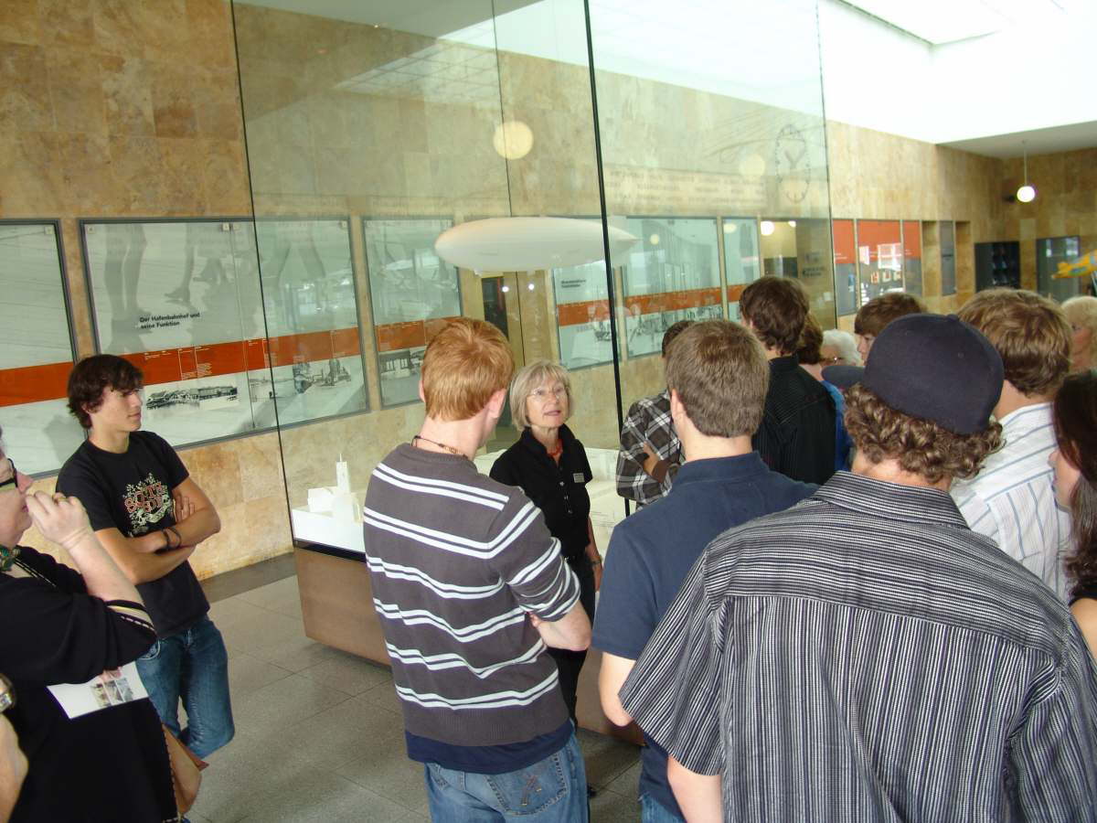 Im Museum Sch�ler 2008