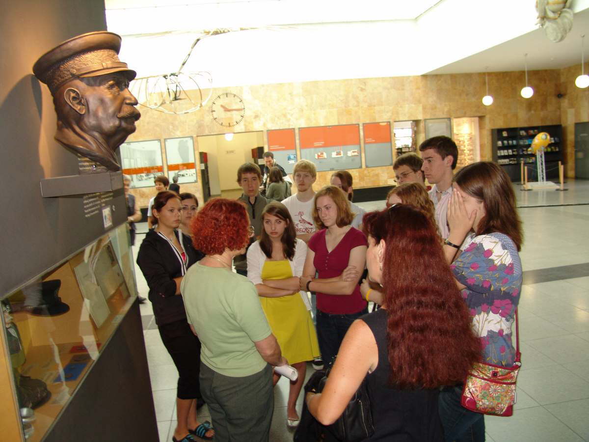 Im Museum Sch�ler 2008