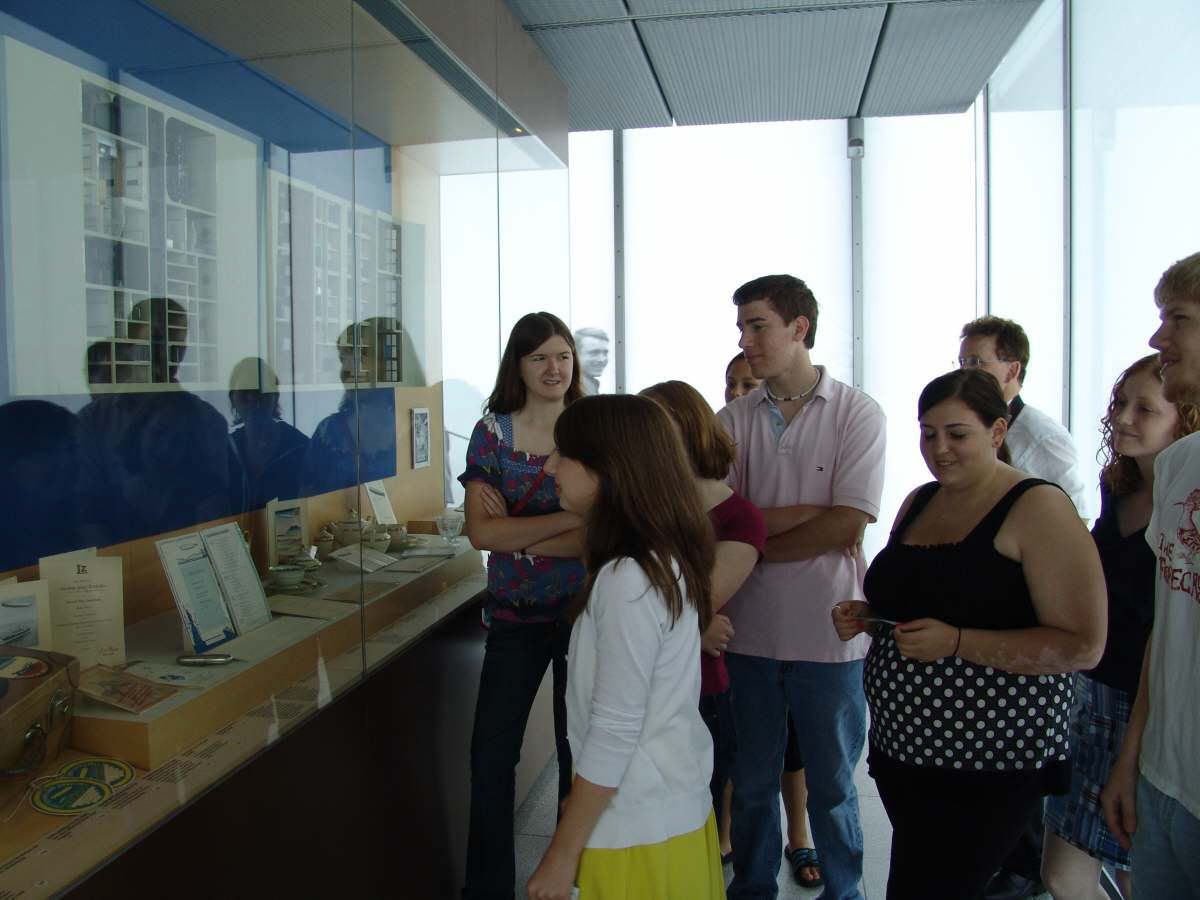 Im Museum Sch�ler 2008