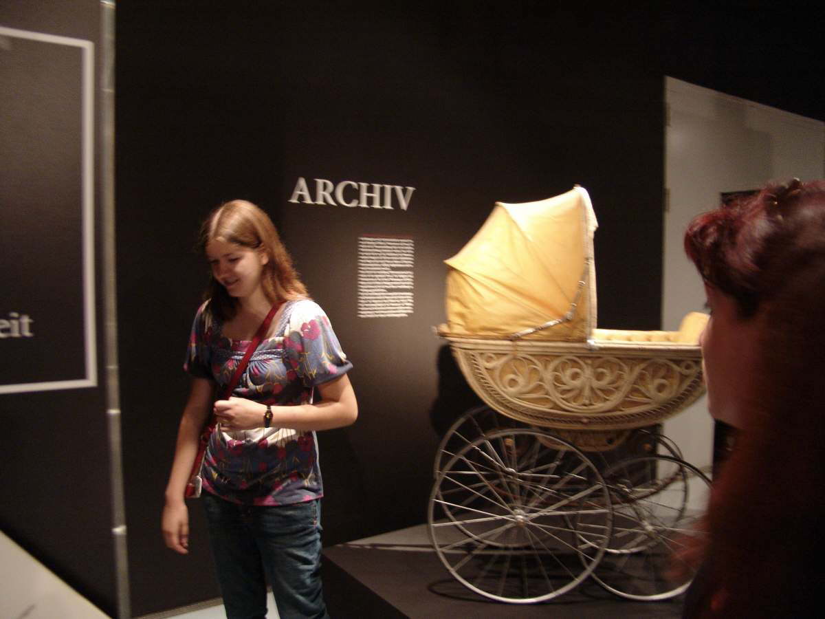 Im Museum Sch�ler 2008