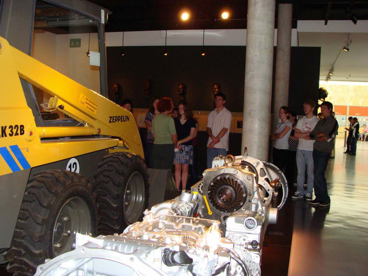 Im Museum Sch�ler 2008