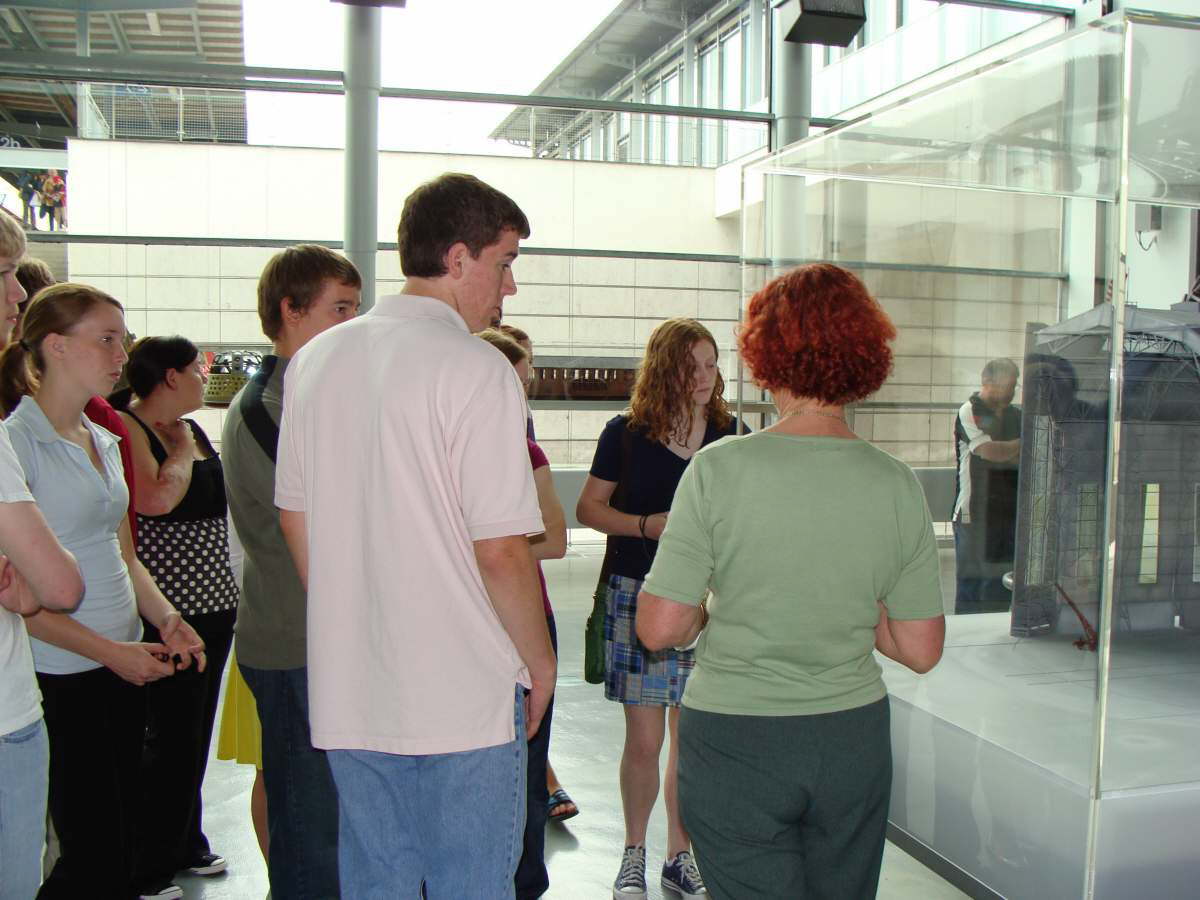 Im Museum Sch�ler 2008